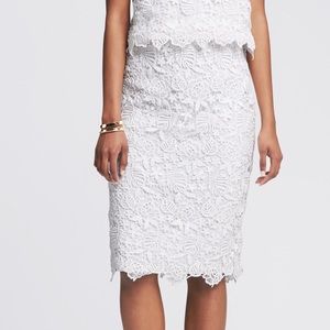 Banana Republic Scalloped Lace Skirt